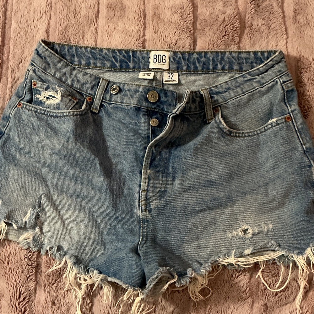 BDG Distressed High-Rise Denim Shorts in Light Blue Wash size 32
